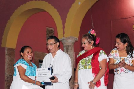 Gobierno de Yucatán reconoce a las mujeres indígenas