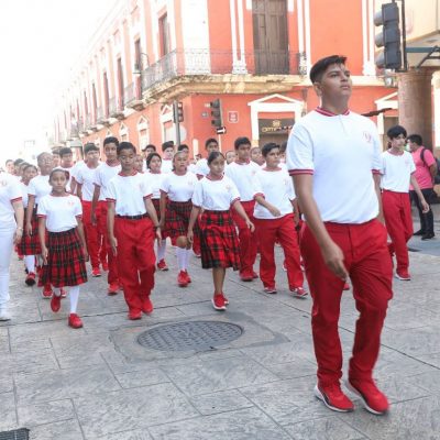 Anuncian a los contingentes ganadores del Desfile Cívico Militar con motivo del 212 aniversario del inicio de la Independencia de México