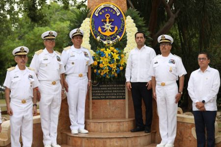 El Gobernador Mauricio Vila Dosal y el subsecretario de la Marina encabezaron la ceremonia de conmemoración de la Gesta Heroica de la Defensa del puerto de Veracruz
