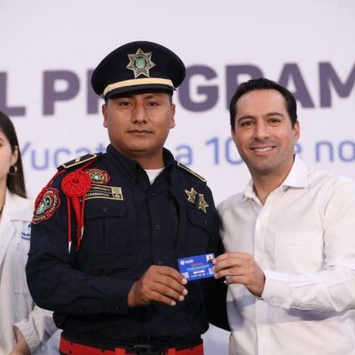 El Gobernador Mauricio Vila Dosal anunció el programa “Héroes Ciudadanos”, para reconocer el trabajo de policías, elementos del Ejército, Marina, Guardia Nacional, bomberos, Fiscalía, Protección Civil y personal de salud