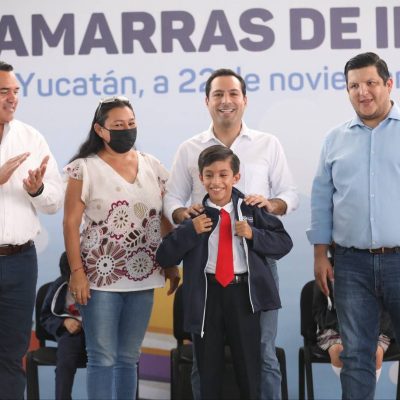 Pone en marcha el Gobernador Mauricio Vila Dosal la distribución de chamarras del programa Impulso Escolar para proteger a las niñas y niños del frío