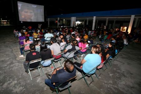 “Feria y Cine en tu Colonia”, programa que fortalece el tejido social de Kanasín: Edwin Bojórquez