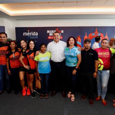 El Alcalde Renán Barrera presenta el Maratón Internacional de Mérida 2023