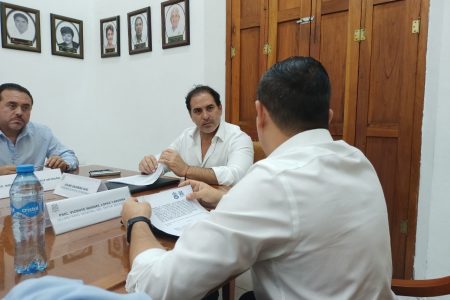 Con convenio, Zacarías Curi reconoce el esfuerzo de trabajadores de la salud 