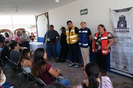 Ayuntamiento de Kanasín capacita a vendedores de pirotecnia para prevenir accidentes