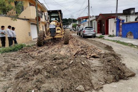 A unos días que finalice 2022, se trabaja en la reconstrucción de casi 19,000 mt2 de calles en Kanasín: Edwin Bojórquez