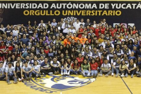 La Universidad Autónoma de Yucatán premió a los mejores de sus Juegos Deportivos