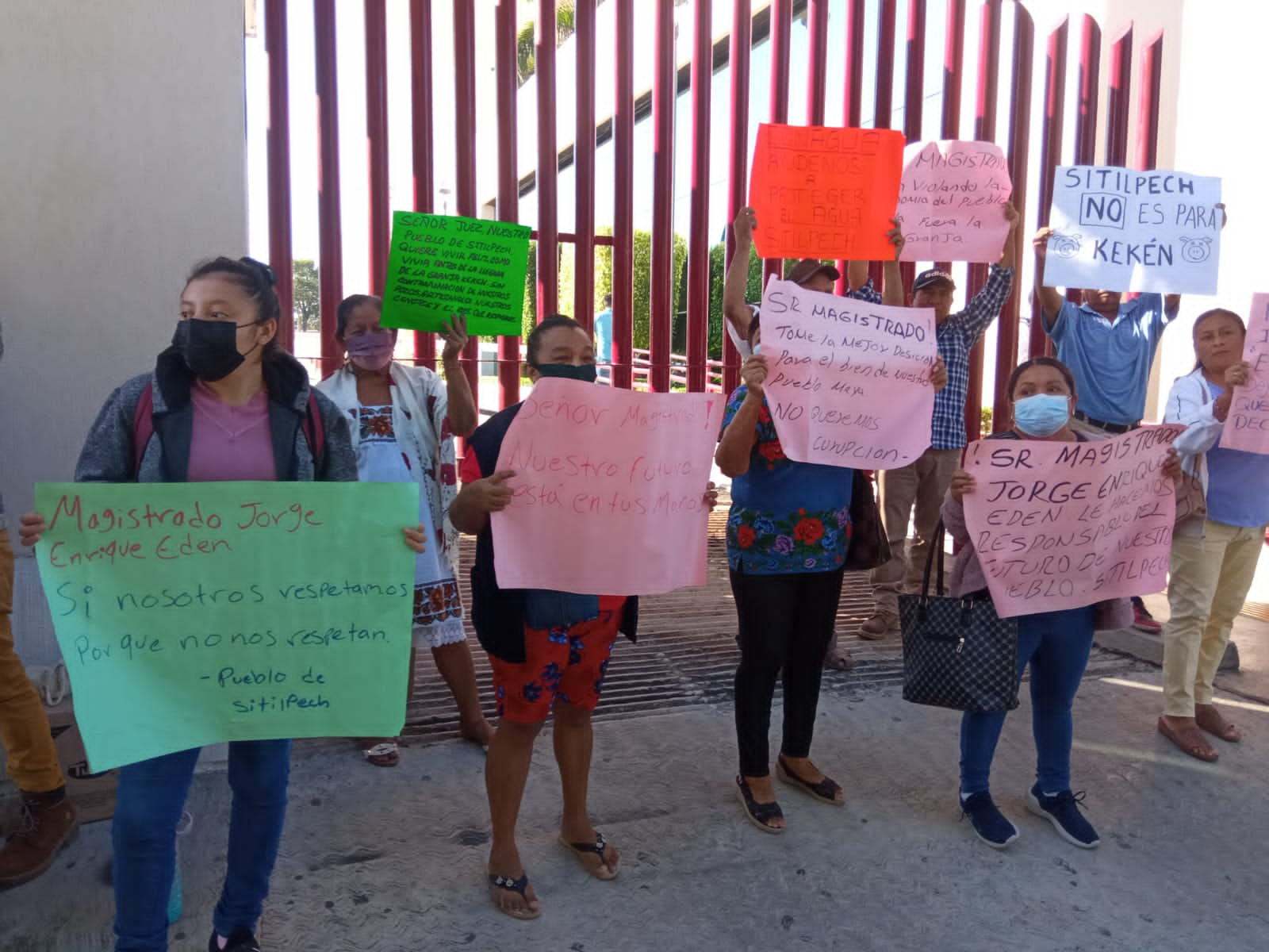 Miembros Del Colectivo “la Esperanza De Sitilpech” Se Manifiestaron En Poder Judicial De La 7659