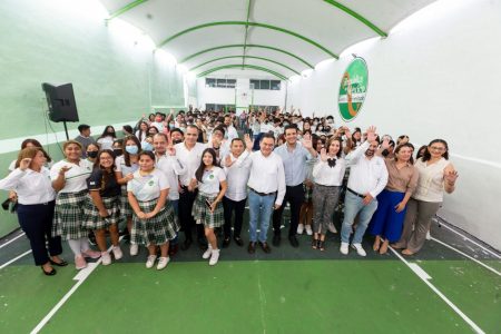 <em>Difunden entre jóvenes iniciativas para el desarrollo integral de Yucatán</em>