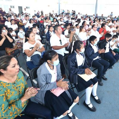 <em>Encuentro con comunidades educativas de Yucatán</em>