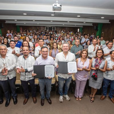 <em>Unen esfuerzos por la juventud de Yucatán</em>