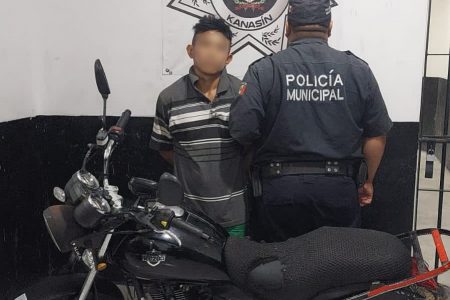 Policía de Kanasín recupera moto robada