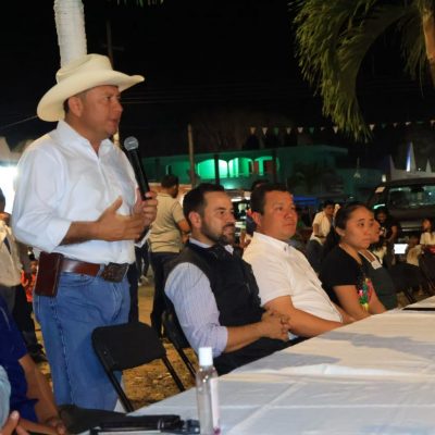 Conmemoran el aniversario de Popolnah, los habitantes recibieron buenas noticias por parte del alcalde Pedro Couoh.