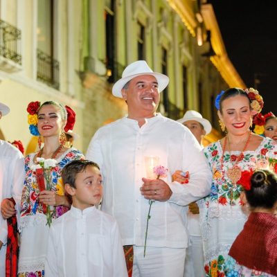 El Alcalde Renán Barrera Concha encabezó los festejos por el 481 aniversario de la Fundación de Mérida