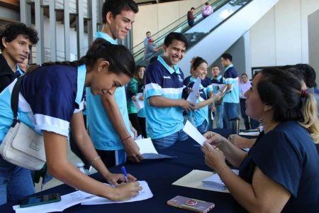 Atletas yucatecos reciben apoyos del Instituto del Deporte para sus competencias
