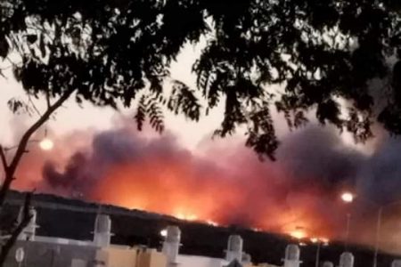 Amplio operativo para apagar incendio en el relleno sanitario de Mérida