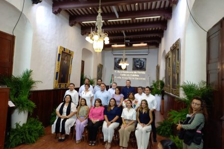 Salón de Cabildo de Mérida ya tiene nombre:Rosa Torre González