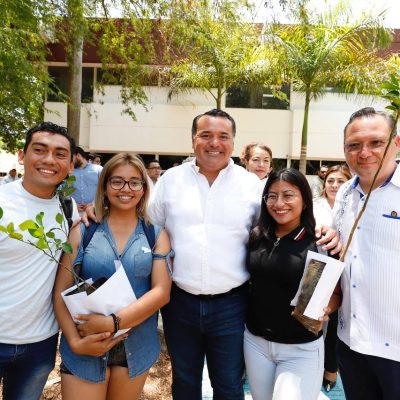 Renán Barrera firma convenio con el Tecnológico de Mérida para beneficiar a la población estudiantil