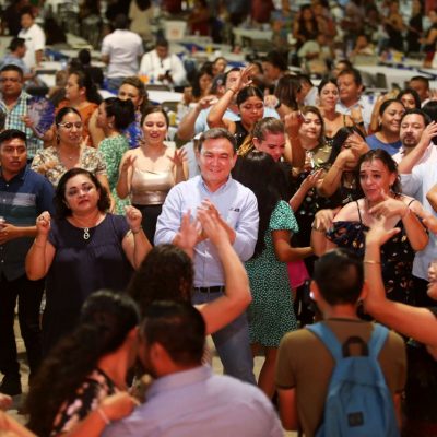 La Segey celebra la vocación de maestras y maestros en Tizimín