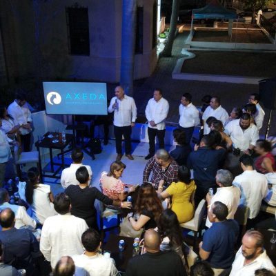 Bienal Yucateca de Arquitectura engalana la Noche Blanca de Mérida, en la sede de Grupo Axeda en Montejo