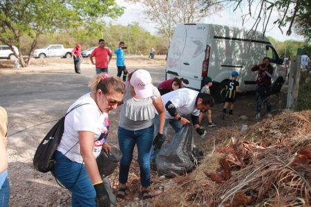 Realiza Canaco Mérida Plogging en la Avenida Industrias no contaminantes