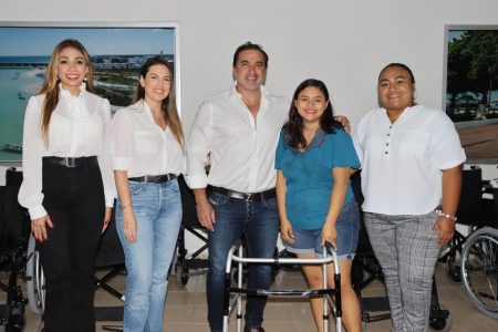 Julián Zacarías impulsa el bienestar de la población que más lo necesita con la entrega de aparatos ortopédicos