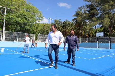 El alcalde Julián Zacarías Curi supervisa trabajos en el parque “La Federal”