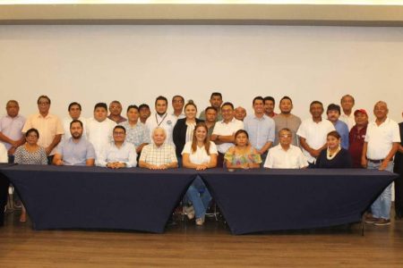 Líderes de sindicatos respaldan a Cecilia Patrón 