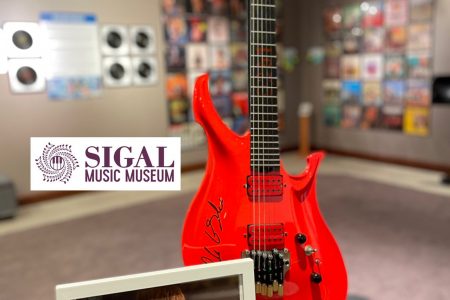 La guitarra del legendario Davide Lo Surdo expuesta permanentemente en un museo americano
