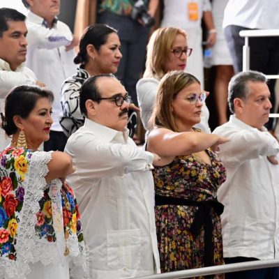 Ramírez Marín hace un llamado al Congreso local para que la bandera de Yucatán vuelva a ondear en el estado