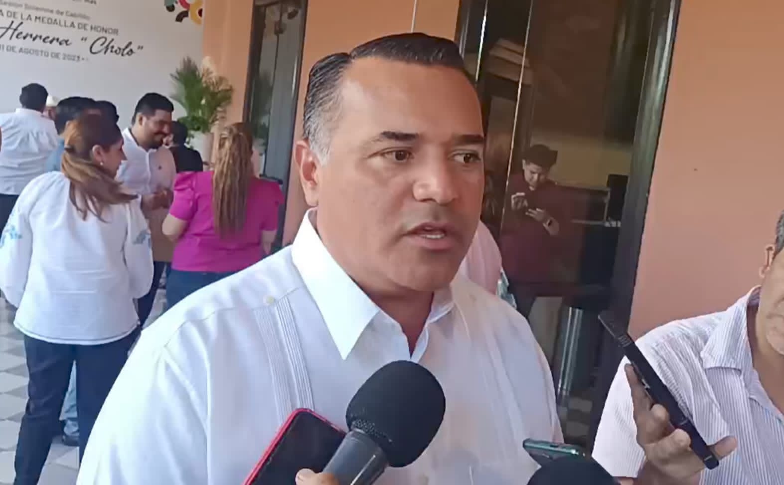 Alcalde RenÁn Barrera Concha Considera Que Encuestas Buscan Influir En El Ánimo De Los