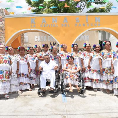 Se festeja en la Casa del Adulto Mayor de Kanasín el Día del Abuelo