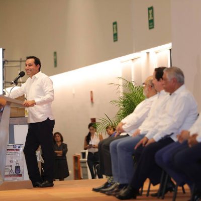 Reconoce el gobernador Mauricio Vila Dosal labor de trabajadores sindicalizados del Gobierno del Estado con mejoras a prestaciones salariales