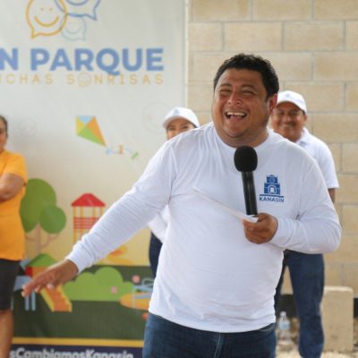 Edwin Bojórquez abandera inicio de trabajos de mejoramiento en los parques infantiles de los fraccionamientos Vivah, Cuauhtémoc y Kaua.