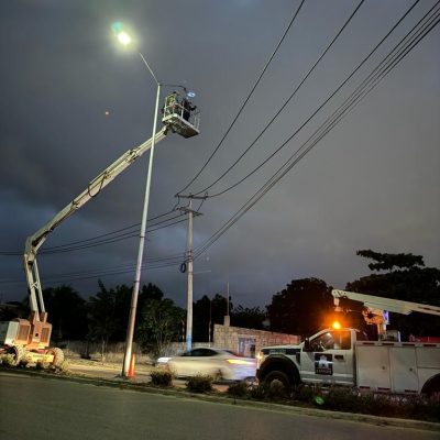 Ayuntamiento de Kanasín cerrará fuerte con instalación de nuevas luminarias en diversas colonias y fraccionamientos